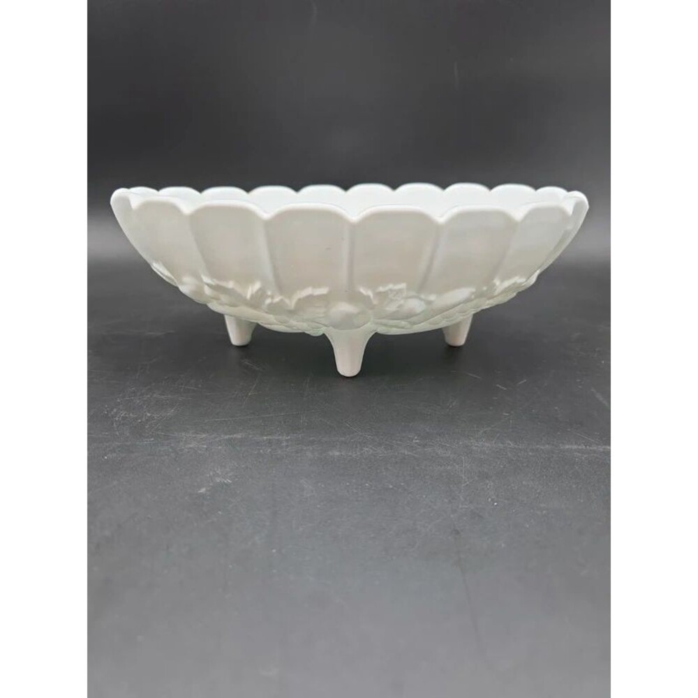 Beautiful Vintage Milk Glass Fruit Bowl